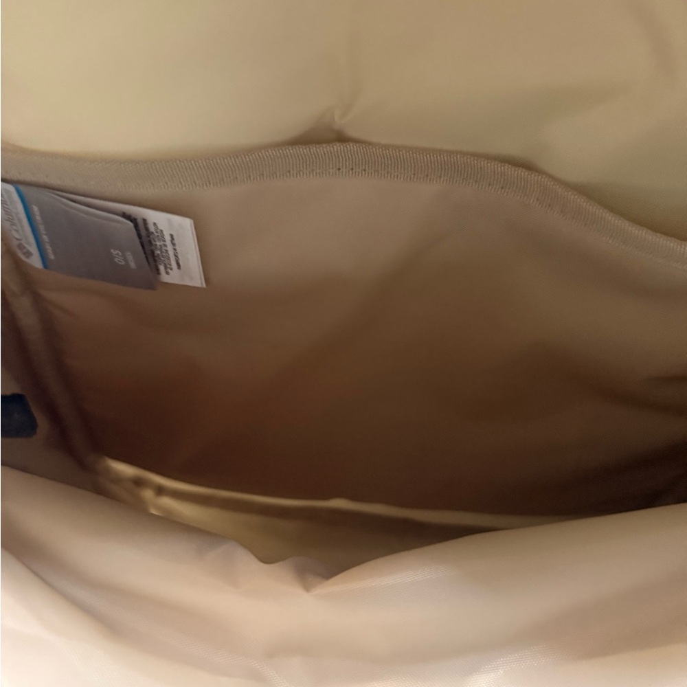 Columbia Fleece Cream and Black Backpack - Picture 12 of 15